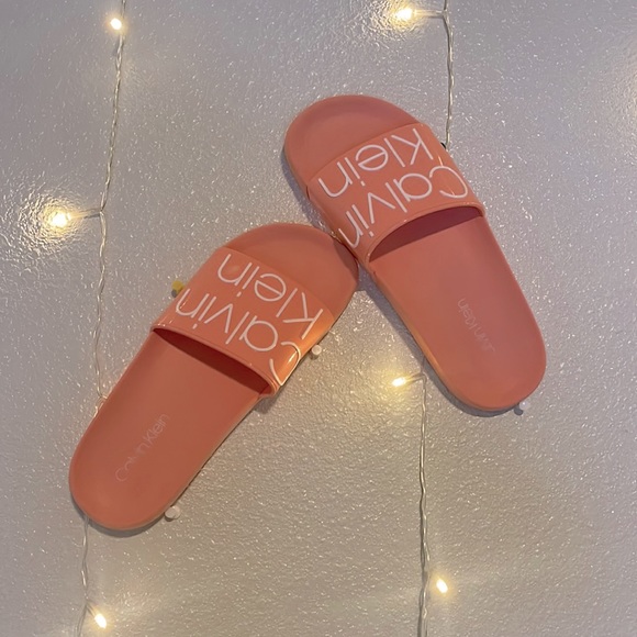 Calvin Klein slides - Picture 1 of 4